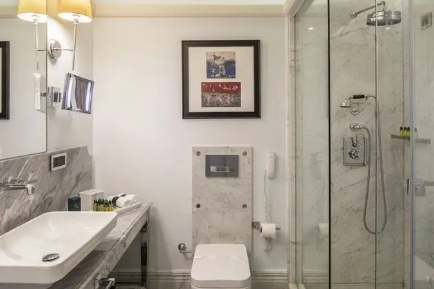 Çatı Katı Süiti (Penthouse), 1 En Büyük (King) Boy Yatak ve Çekyat, Sigara İçilmez, Deniz Manzaralı