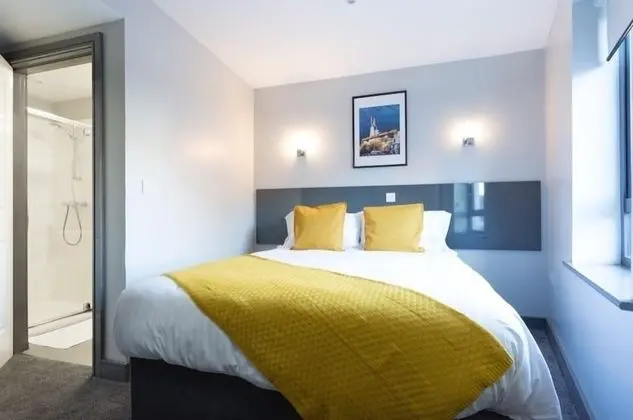 Comfort Tek Büyük Yataklı Oda