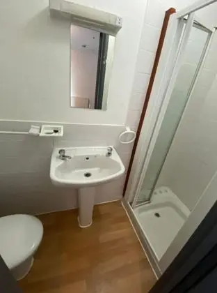 Standard Tek Kişilik Oda, Banyolu/Duşlu