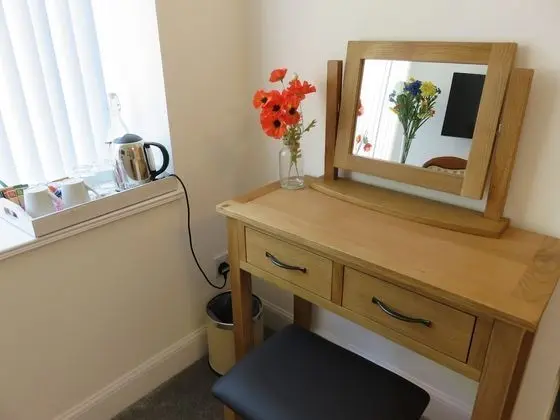 Deluxe Tek Büyük Yataklı Oda, Banyolu/Duşlu, Avlu Manzaralı