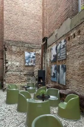 Standard Backyard with city garden & artwall view