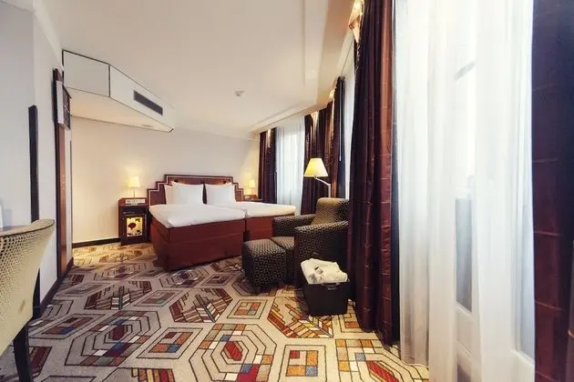 Guest Suite with canal view
