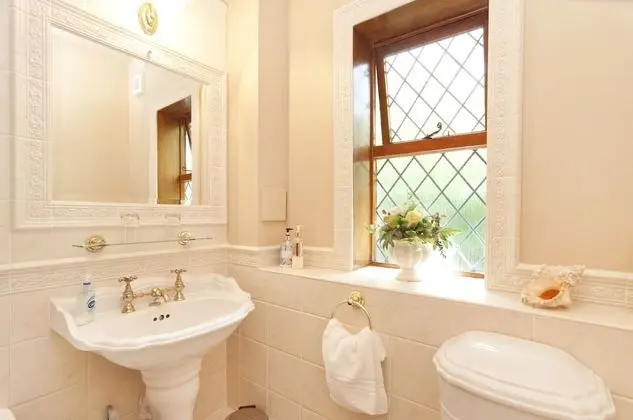 Standard Kır Evi, Ortak Banyo