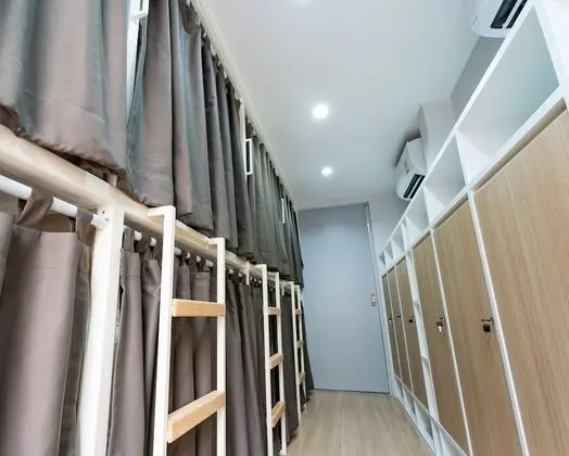Basic Ortak Ranzalı Oda, Karma Ranzalı Oda, Sigara İçilmez, Şehir Manzaralı