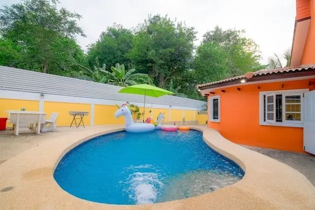 3-Bedroom House with Private Pool