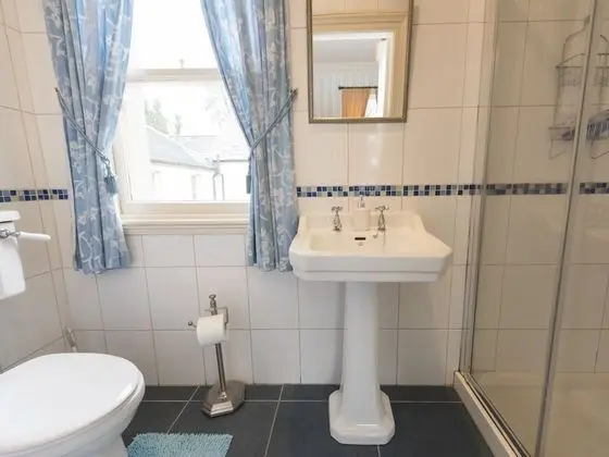 Tek Büyük Yataklı Oda, Banyolu/Duşlu (Small)