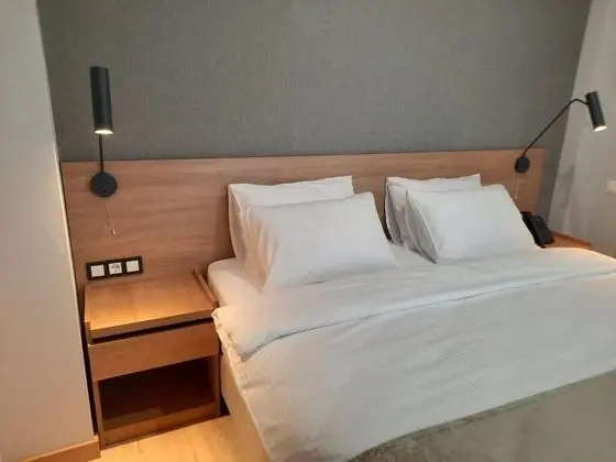 Standard Tek Büyük Yataklı Oda
