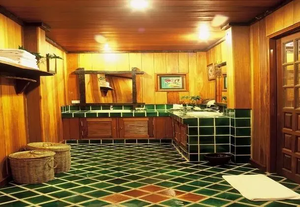 Family Room (For 7 Persons)