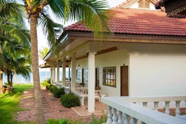 Seaside Deluxe with King Bed