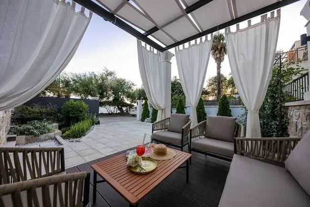 Deluxe Villa