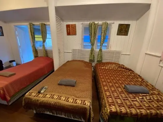 Üç Kişilik Oda