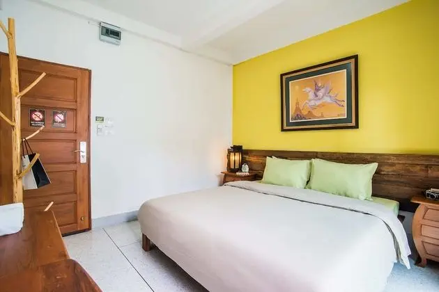 Standard Double Room with Shared Bathroom