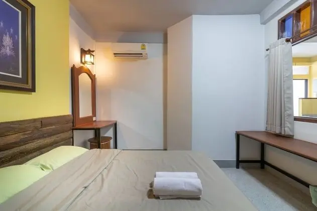 Standard Double Room with Shared Bathroom