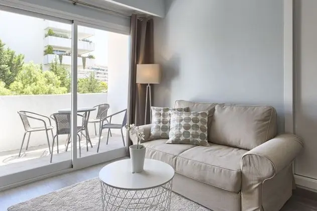 Deluxe Stüdyo, 1 En Büyük (King) Boy Yatak ve Çekyat, Havuz Manzaralı
