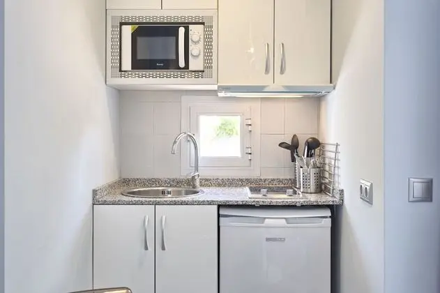 Stüdyo, Balkon, Havuz Manzaralı