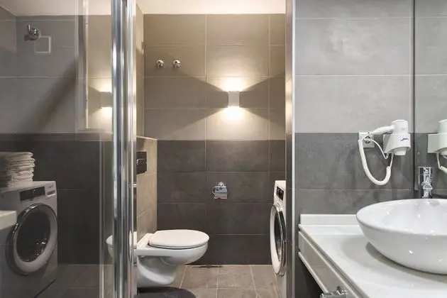 Stüdyo, Balkon, Havuz Manzaralı