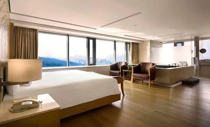 Namsan Pool Deluxe