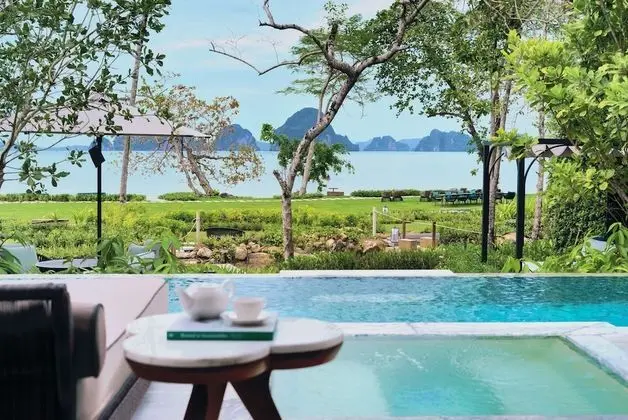Beachfront Pool Villa