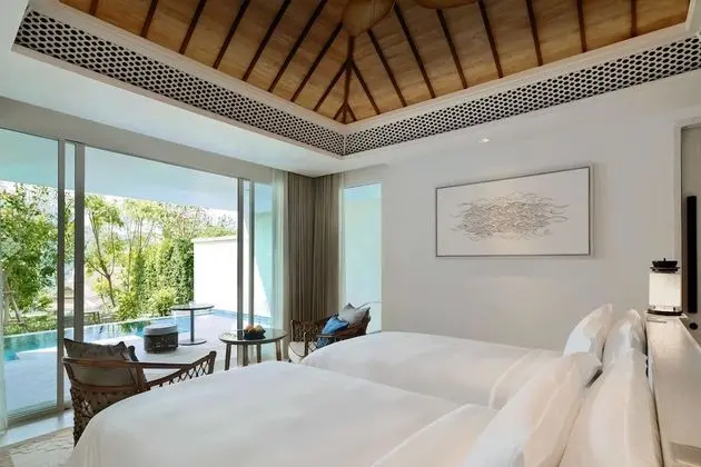 Wellbeing Sanctuary Pool Suite Twin