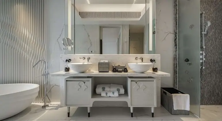 Wellbeing Sanctuary Pool Suite Twin