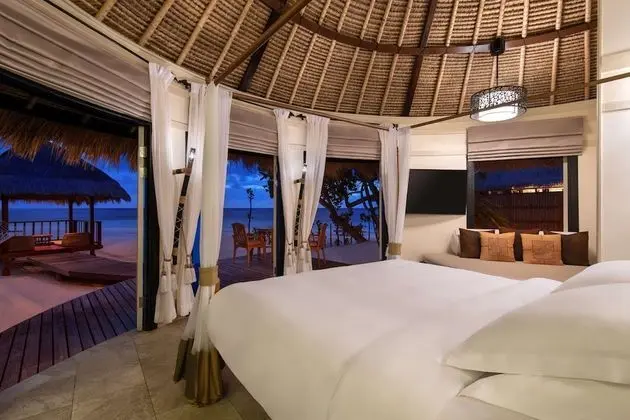 Beachfront Sunset View Pool- Free Transfers for 2, Minimum Stay 3 Nights 1st May till 30th Sept 2024