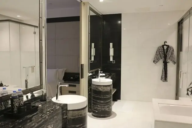 Süit, Nehir Manzaralı