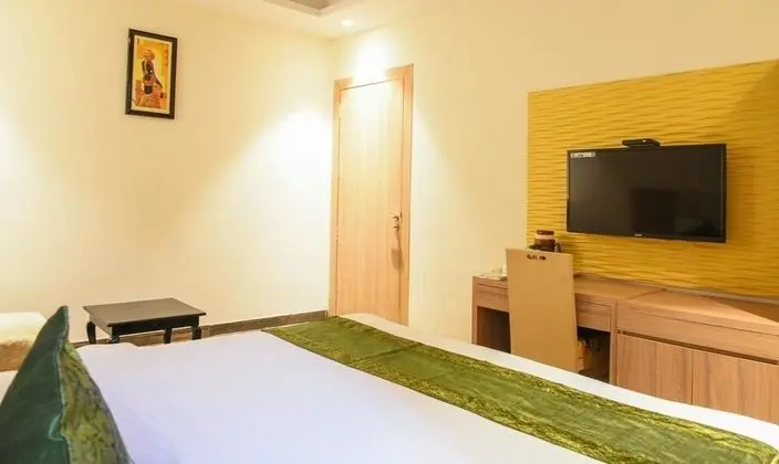 Deluxe Tek Büyük Yataklı Oda, 1 En Büyük (King) Boy Yatak, Sigara İçilmez, Şehir Manzaralı