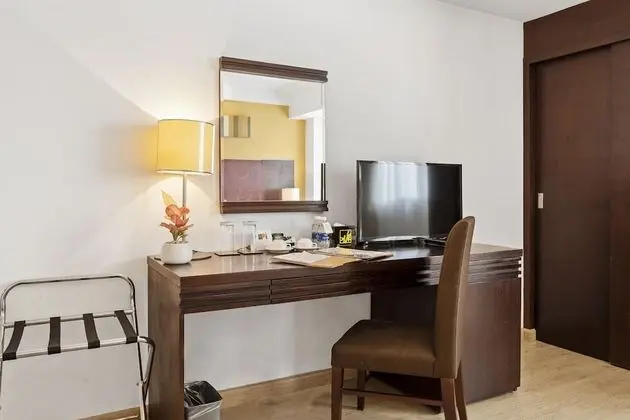 Deluxe Tek Büyük Yataklı Oda (with Window)