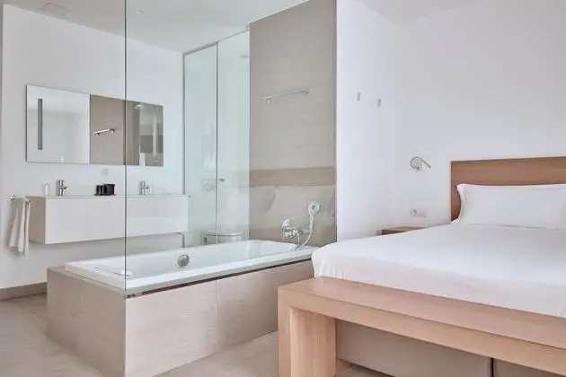 Süit, 2 Yatak Odası, Kişiye Özel Havuzlu, Deniz Manzaralı (Serenity Mar, Jacuzzi)