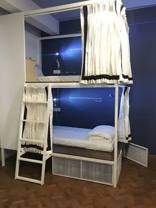Ortak Ranzalı Oda, Sadece kadınlar için, Ortak Banyo