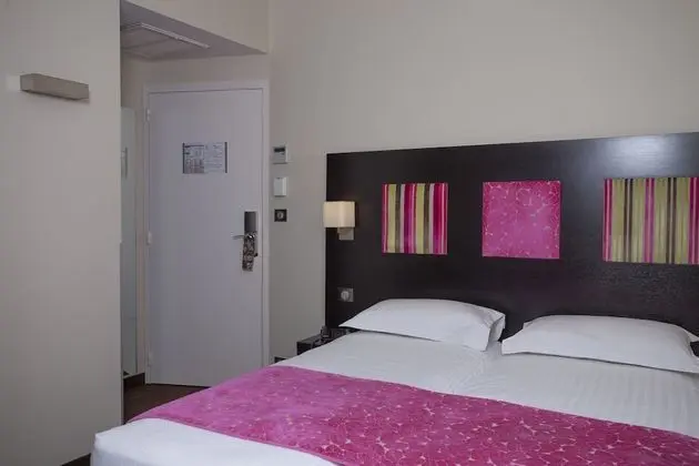 Chambre Supérieure lits jumeaux vue jardin