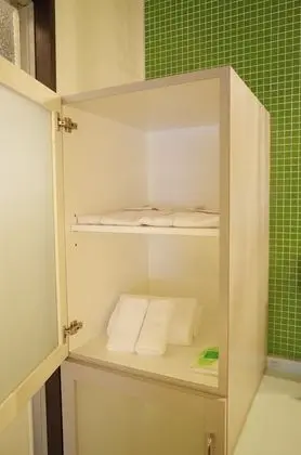 Deluxe Tek Büyük Yataklı Oda, Sigara İçilebilir (with Bathtub)