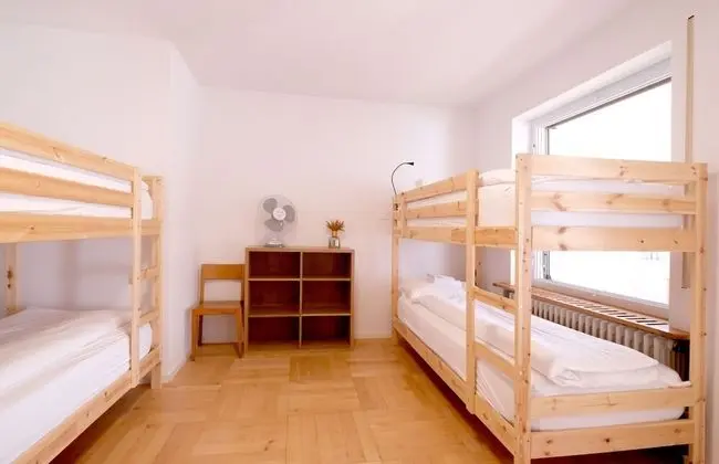 Üç Kişilik Oda