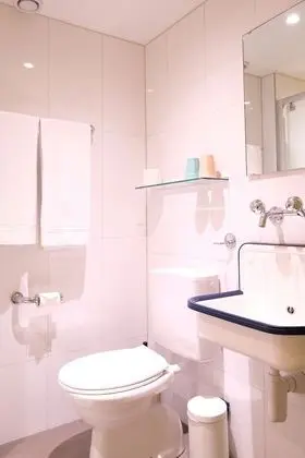 Üç Kişilik Oda