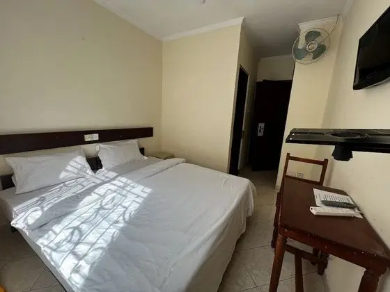 Standard Tek Büyük Yataklı Oda