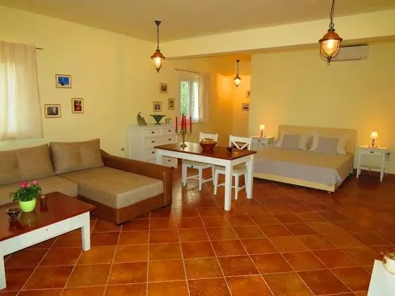 Ev (Villa Barakokula - 3m from the sea - )