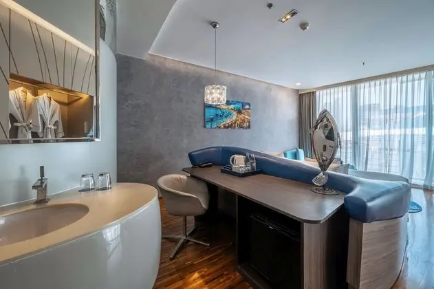 Deluxe Tek Büyük Yataklı Oda