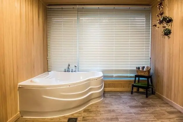 Deluxe S Room (Additional KRW 20,000 will be charged for using Jacuzzi)