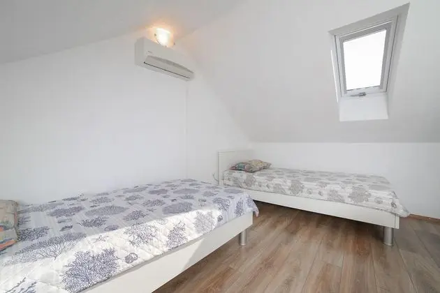 Ev (Baras garden - house with pool - H (4)