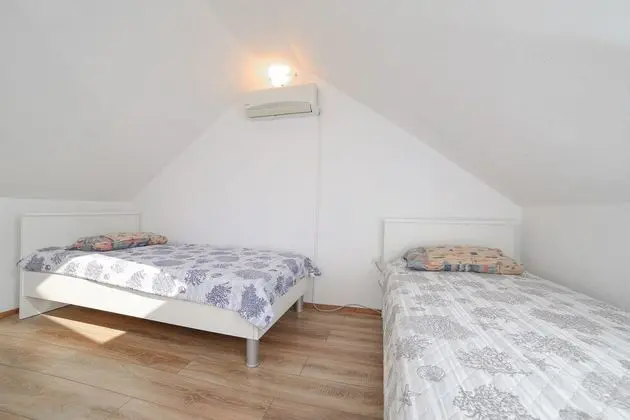 Ev (Baras garden - house with pool - H (4)