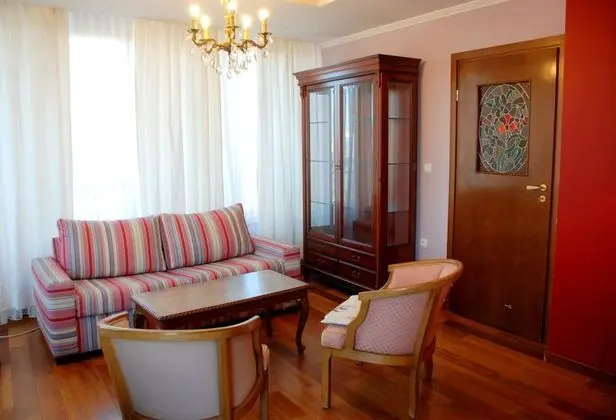 Classic Apart Daire, 1 Yatak Odası, Mutfak, Bahçeli