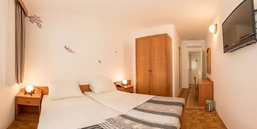 Standard Tek Büyük veya İki Ayrı Yataklı Oda