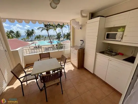 Panoramic Stüdyo Süit, Deniz Manzaralı, Havuz Kenarı (Barbadine 1011)