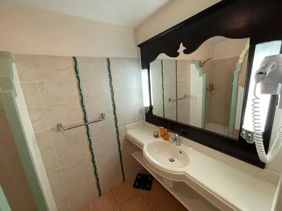 Panoramic Stüdyo Süit, Deniz Manzaralı, Havuz Kenarı (Barbadine 1013)