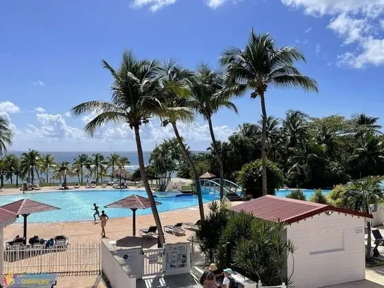 Panoramic Stüdyo Süit, Deniz Manzaralı, Havuz Kenarı (Barbadine 1013)