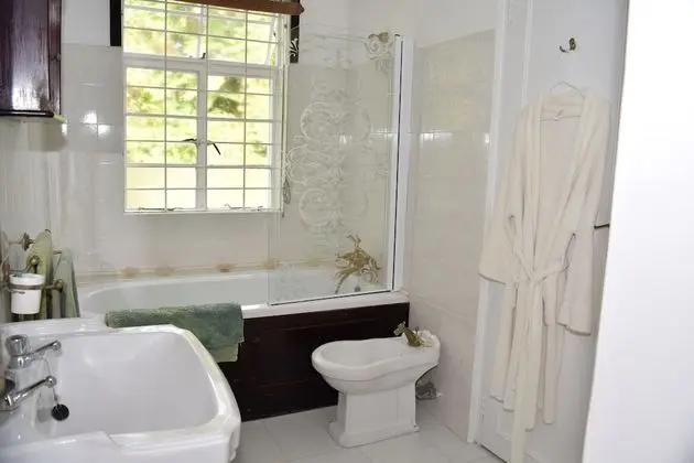 The Amber Suite in Hummingbird Apt