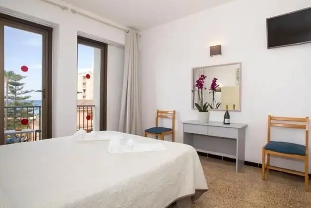 Tek Büyük Yataklı Oda, Balkon, Deniz Manzaralı