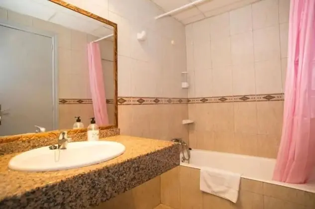 Tek Büyük Yataklı Oda, Balkon, Deniz Manzaralı