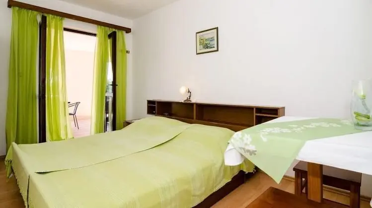 Stüdyo (Studio with Terrace and Sea View)