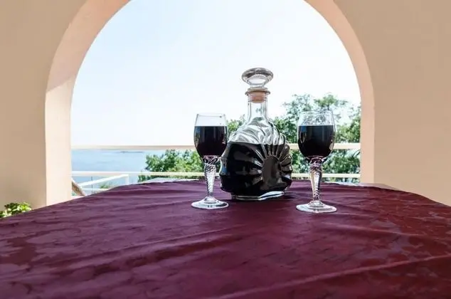 Stüdyo (Studio with Terrace and Sea View)